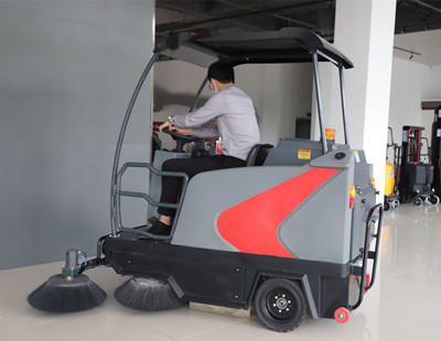 駕駛式掃地機(jī) 駕駛式掃地機(jī)