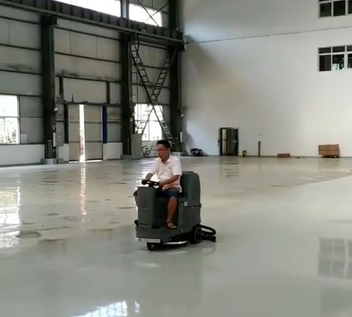 揚子駕駛式洗地機(jī)