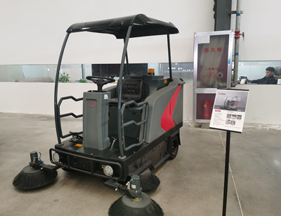 駕駛式掃地機(jī) 駕駛式掃地機(jī)