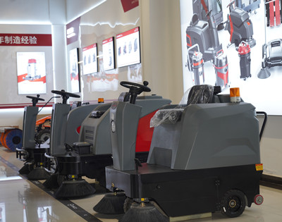 電動(dòng)掃地車 電動(dòng)掃地車