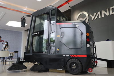 電動(dòng)掃地車 掃地車