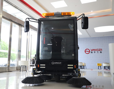 電動(dòng)掃地車 電動(dòng)掃地車